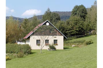 Češka Chata Oldřichov v Hájích, Eksterijer